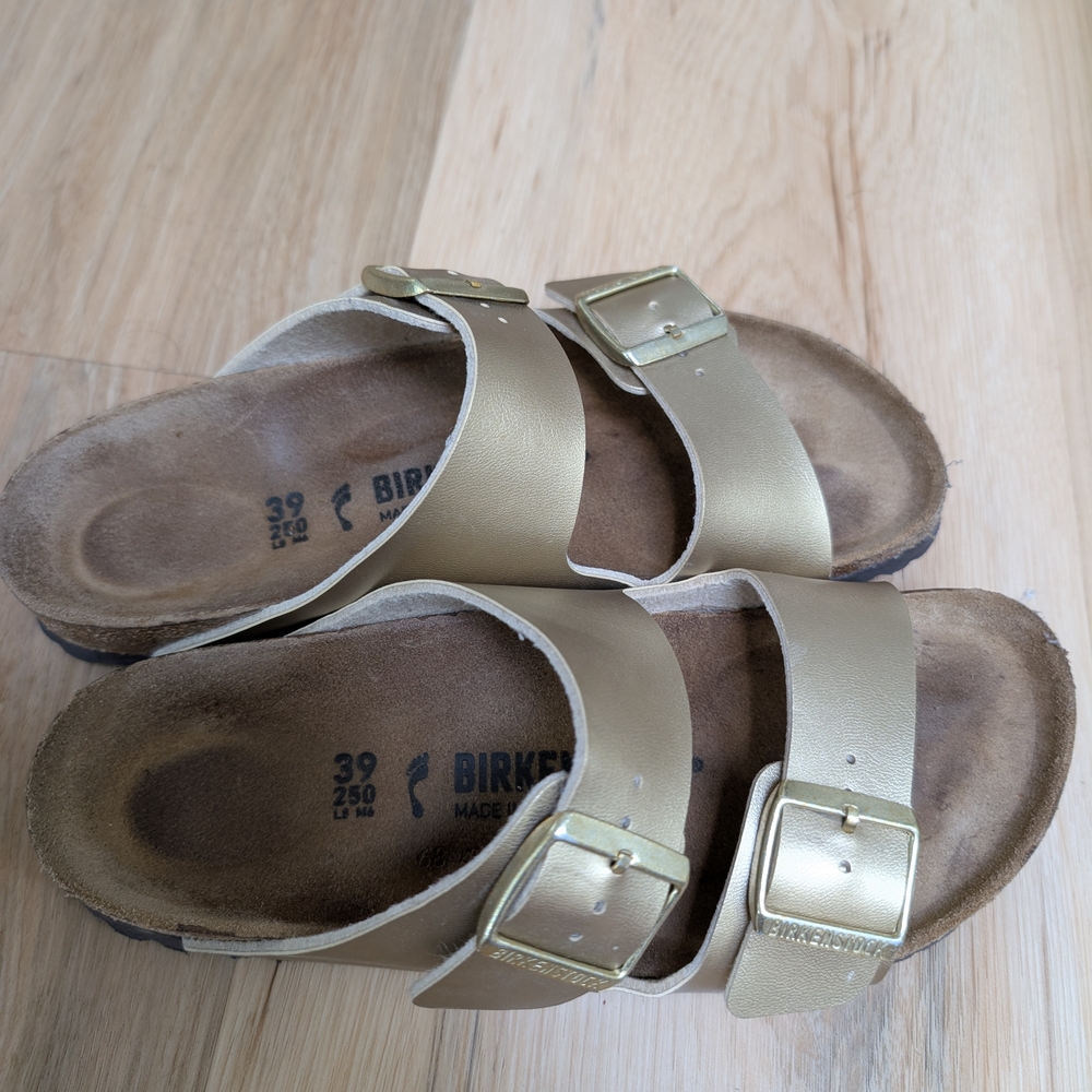 Birkenstock Gold Sandals EUC